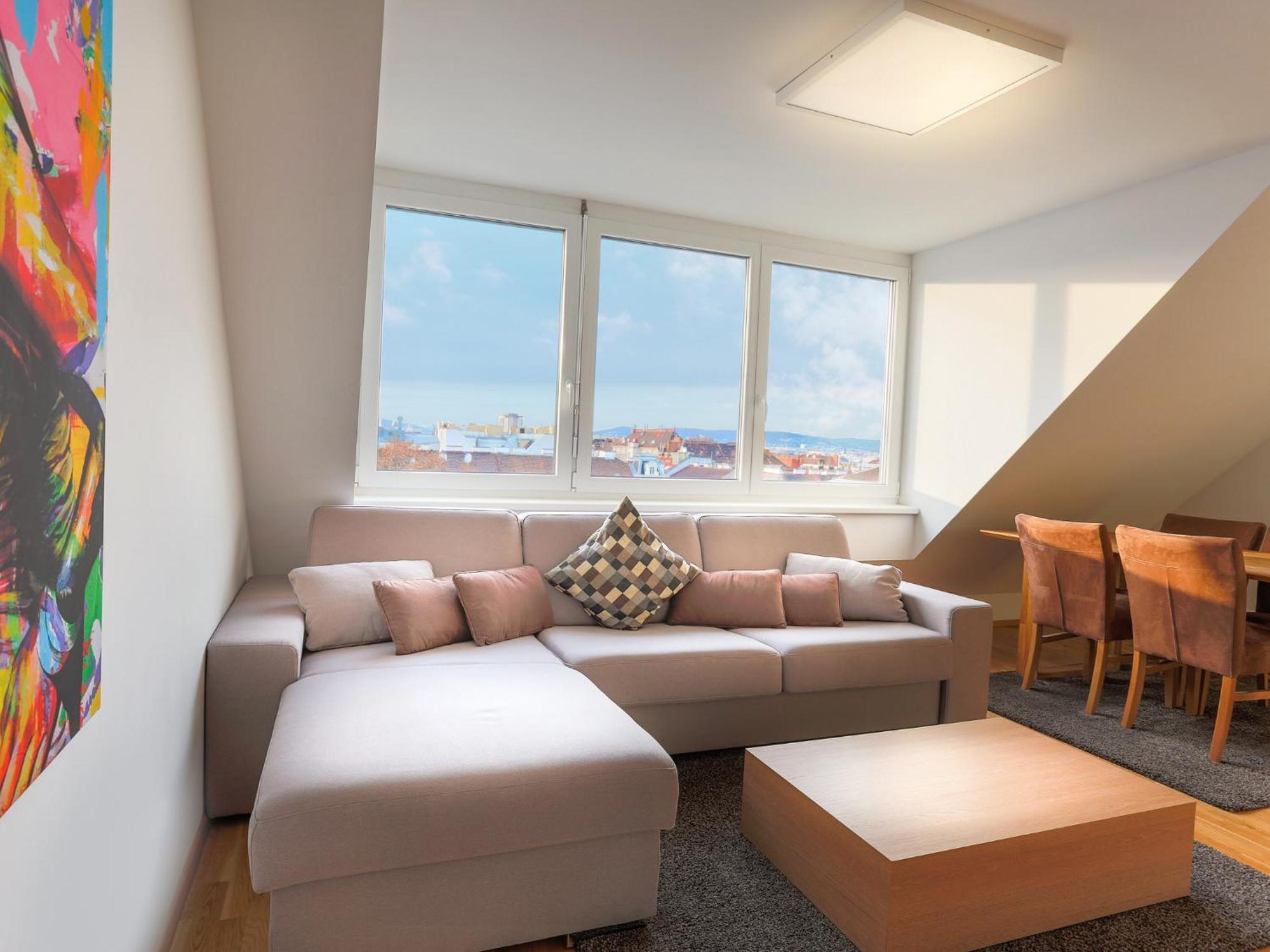 Sky9 Penthouse Apartments Wina Bagian luar foto